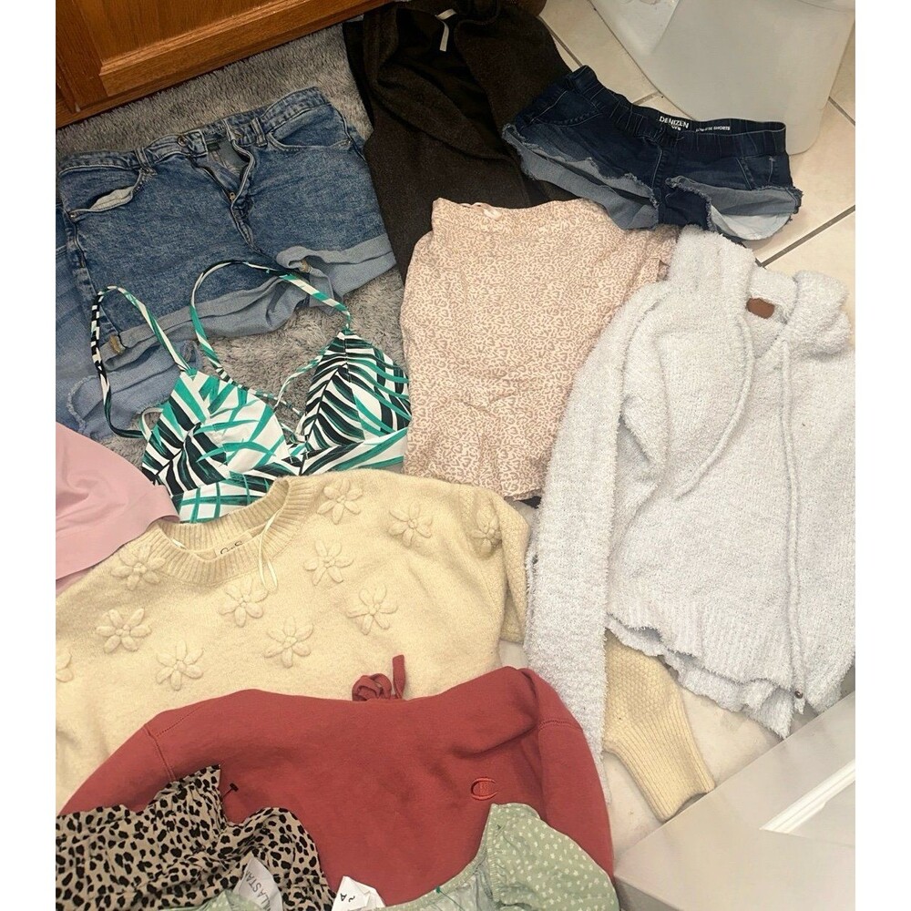 CLEARANCE BUNDLE - Picture 3 of 4